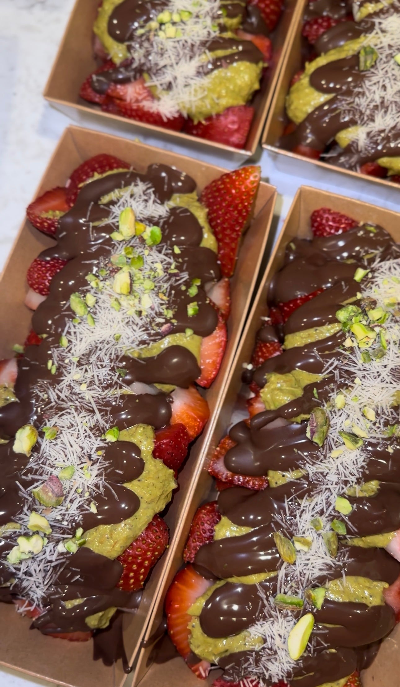 Dubai Chocolate Strawberry Cups/Trays